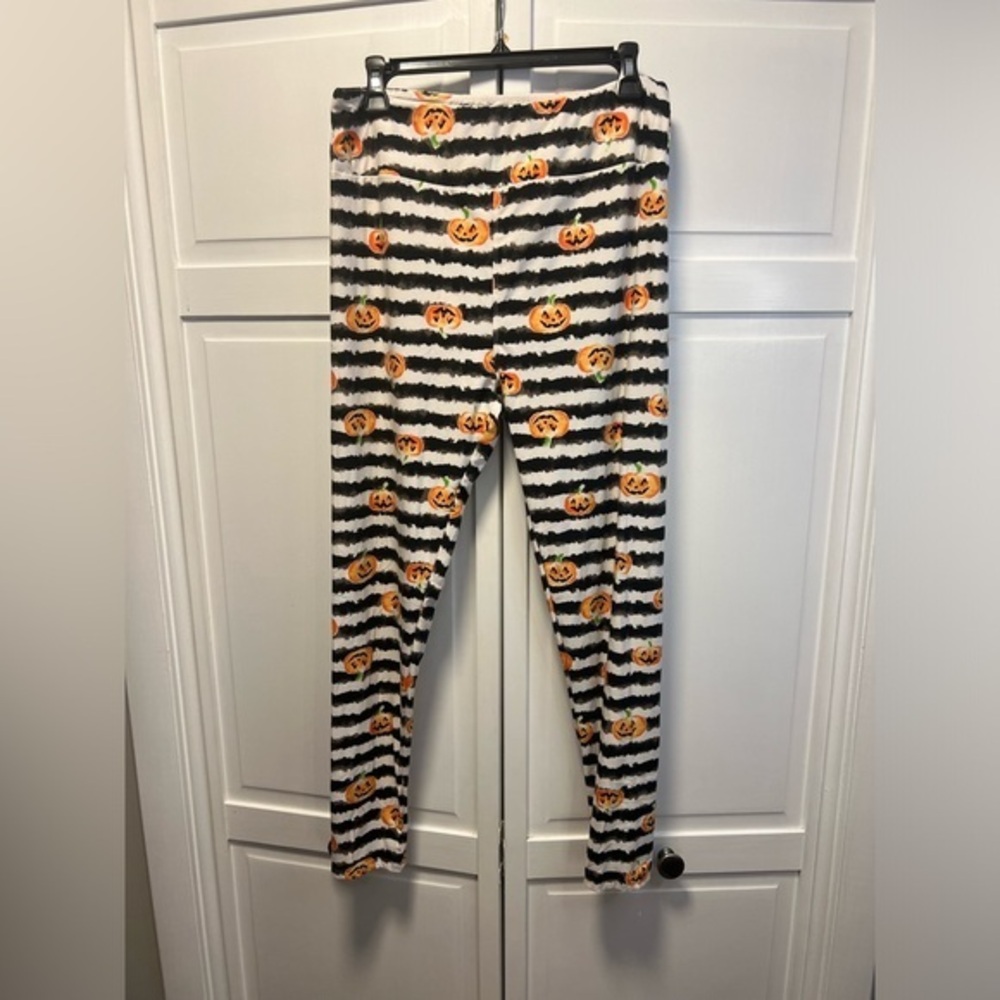 LuLaRoe Halloween Pumpkin Jack O Lantern Leggings Size TC (Tall&Curvy 12/18)